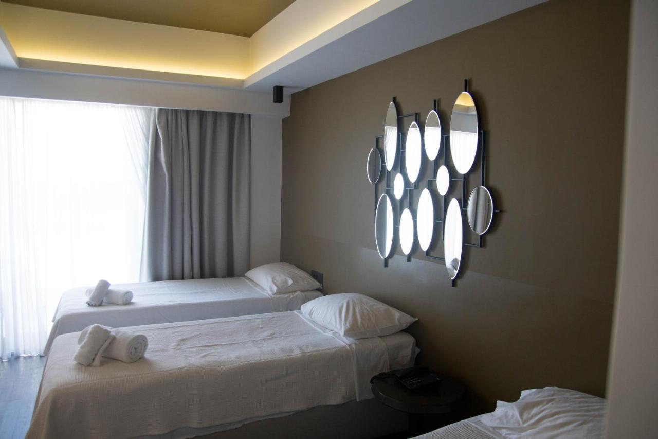 Adonis City Hotel Patras Exteriör bild