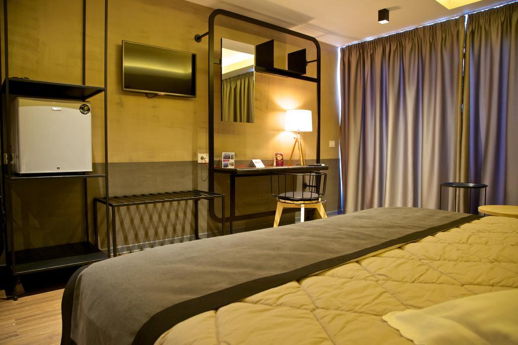 Adonis City Hotel Patras Exteriör bild