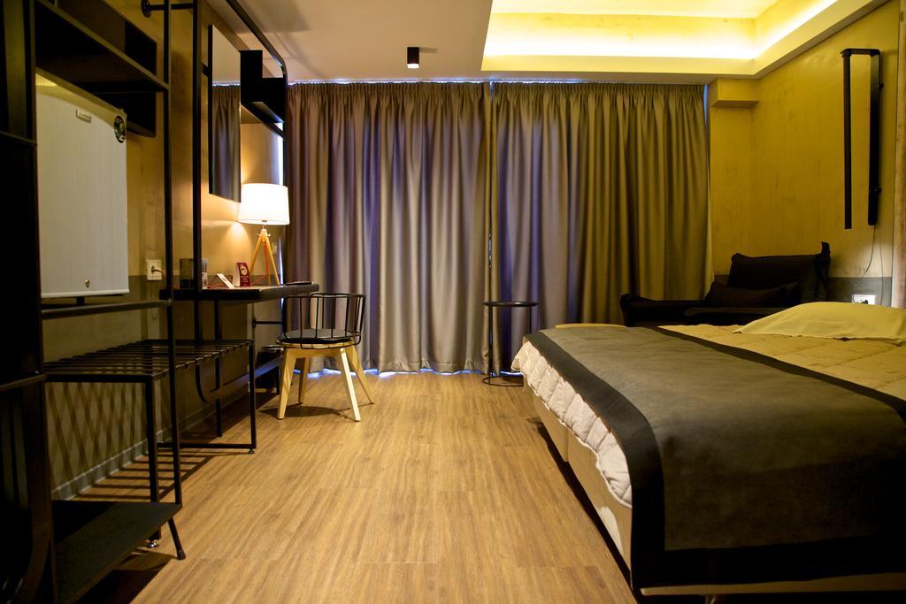 Adonis City Hotel Patras Rum bild