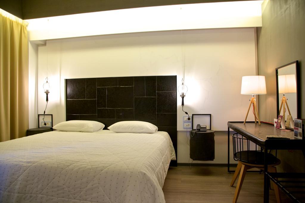 Adonis City Hotel Patras Rum bild