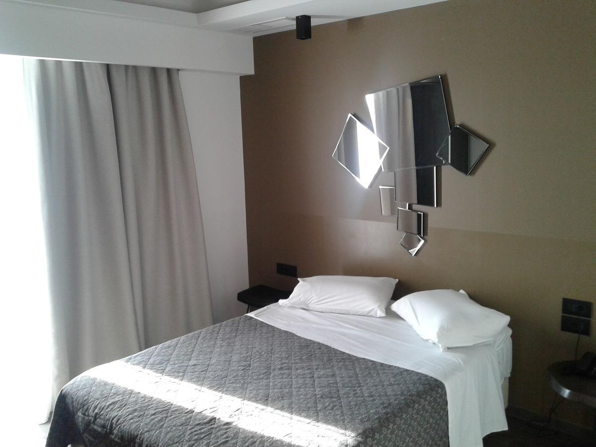 Adonis City Hotel Patras Exteriör bild