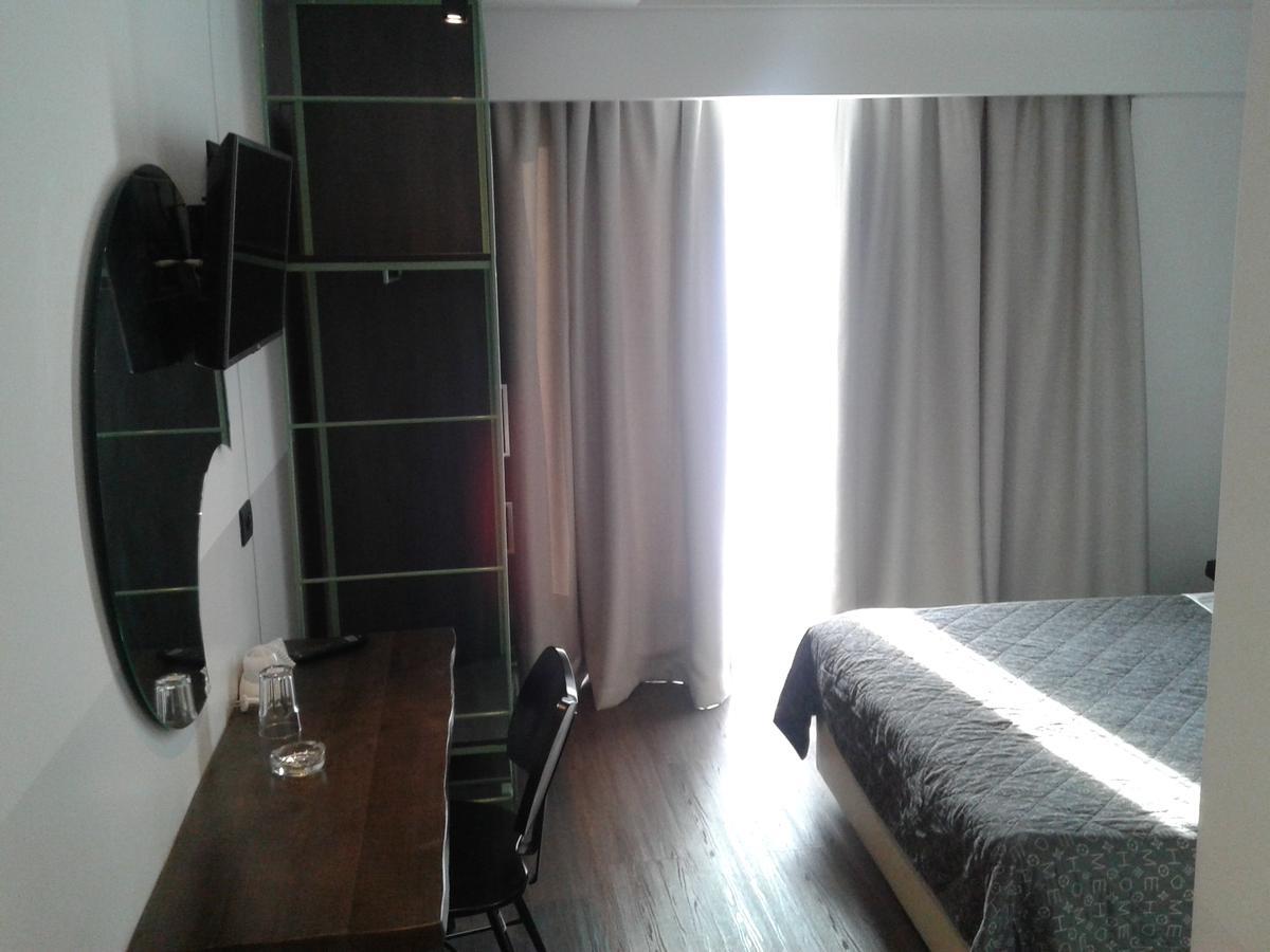 Adonis City Hotel Patras Exteriör bild