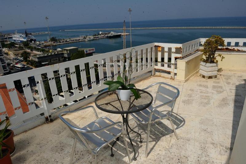 Adonis City Hotel Patras Exteriör bild